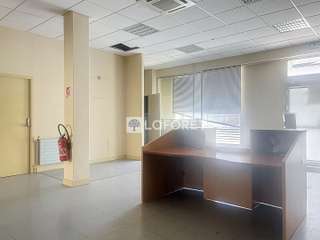 Bureaux et commerces 4 pièces