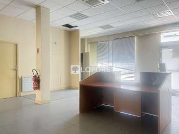 Bureaux et commerces 4 pièces