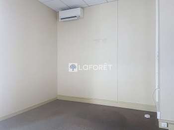 Bureaux et commerces 4 pièces