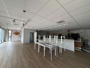 Location Bureaux et commerces 235 m&sup2;Trélazé
