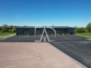 Bureaux et commerces 4 pièces