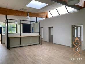 Location Bureaux et commerces 250 m&sup2;Vannes