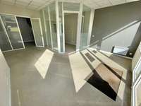 Bureaux et commerces 2 pièces Bureaux et commerces 2 pièces