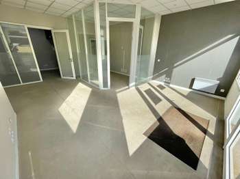 Bureaux et commerces 2 pièces Bureaux et commerces 2 pièces