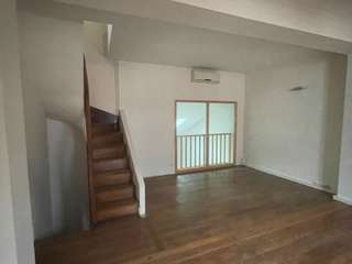 Bureaux et commerces 9 pièces