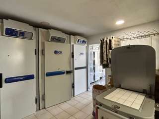 Divers locations