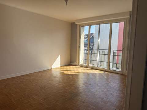 Divers locations Laval 53