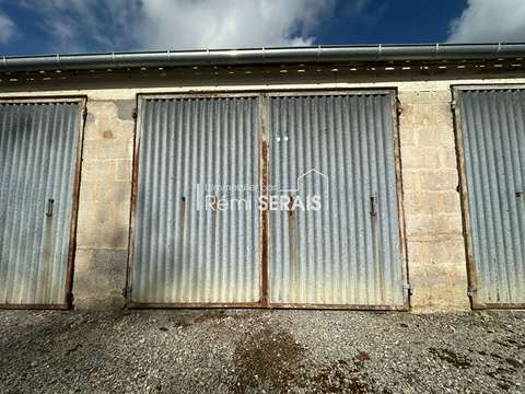 Location garage box et parking 1 pièce
