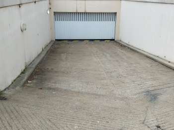 Location garage box et parking 1 pièce