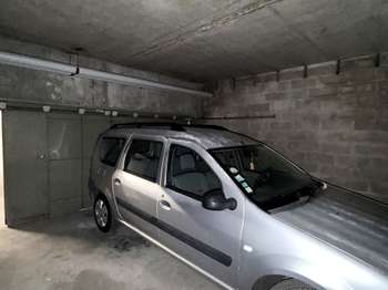 Location garage box et parking 1 pièce