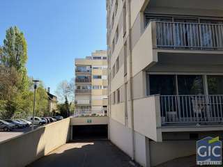 Location garage box et parking