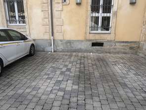 Location Garage box et parking 12 m&sup2;Caen