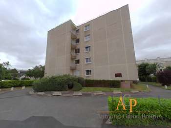 Location Garage box et parking 10 m&sup2;Caen
