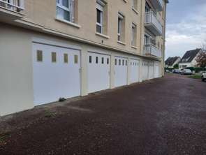 Location Garage box et parking 6 m&sup2;Caen Calvaire St-Pierre - Université
