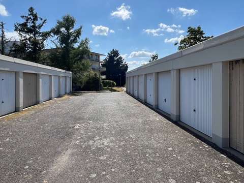 Location garage box et parking 1 pièce