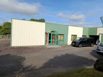 Location Garage box et parking 1455 m&sup2;Châteauneuf-du-Faou