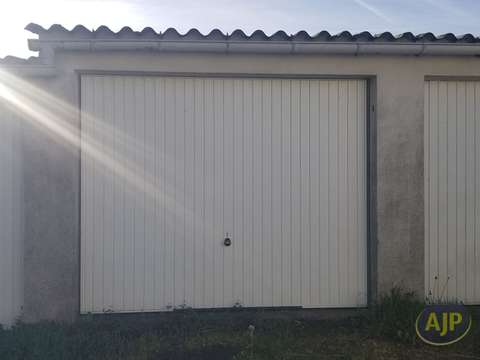 Location garage box et parking 1 pièce Cholet 49
