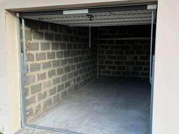 Location Garage box et parking 13 m&sup2;Dives-sur-Mer