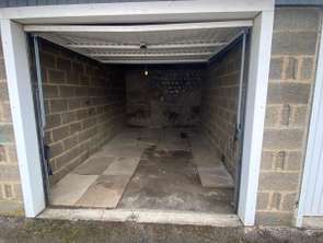 Location Garage box et parking 15 m&sup2;Elbeuf