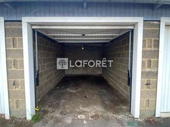 Location Garage box et parking 15 m&sup2;Elbeuf