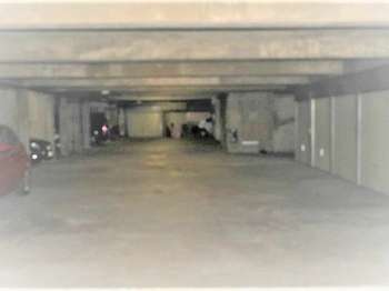 Location Garage box et parking 13 m&sup2;Équeurdreville-Hainneville
