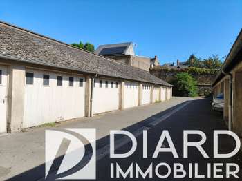 Location Garage box et parking 18 m&sup2;Fougères