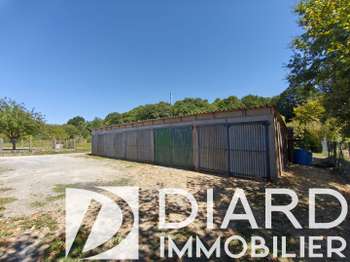 Location Garage box et parking 15 m&sup2;Fougères