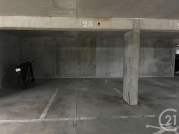 Location Garage box et parking 12 m&sup2;Granville