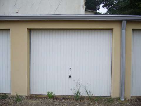 Location garage box et parking 1 pièce