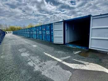 Location garage box et parking 1 pièce
