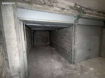 Location Garage box et parking 13 m&sup2;La Roche-Sur-Yon Centre Ville
