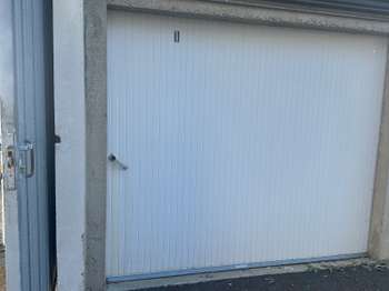Location Garage box et parking 15 m&sup2;La Roche-Sur-Yon Gare Sncf - Sacré Coeur