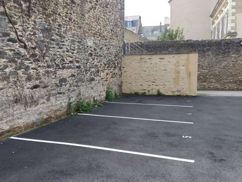 Location garage box et parking Laval 53