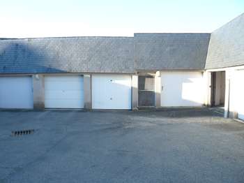 Location Garage box et parkingLaval