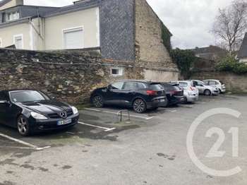 Location Garage box et parking 10 m&sup2;Laval Avesnières