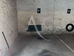Location Garage box et parking 12 m&sup2;Laval Centre-Ville Préfecture