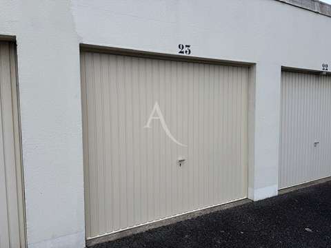 Location garage box et parking 1 pièce Laval Centre-Ville Préfecture 53