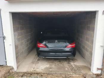 Location Garage box et parking 13 m&sup2;Laval Centre-Ville Préfecture