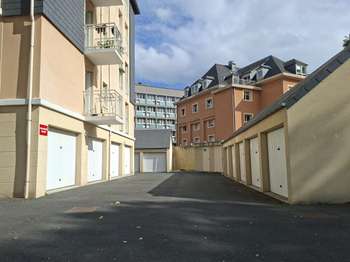 Location Garage box et parking 20 m&sup2;Lisieux