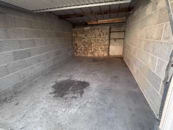 Location Garage box et parking 15 m&sup2;Montauban-de-Bretagne