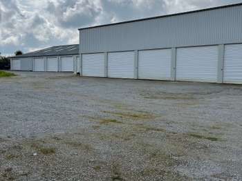 Location Garage box et parking 50 m&sup2;Montauban-de-Bretagne