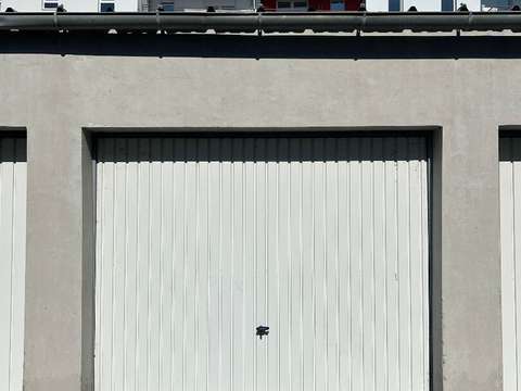 Location garage box et parking 1 pièce