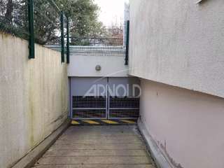 Location garage box et parking 1 pièce