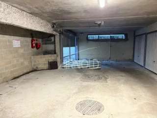 Location garage box et parking 1 pièce