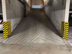 Location Garage box et parking 13 m&sup2;Nantes Centre Ville