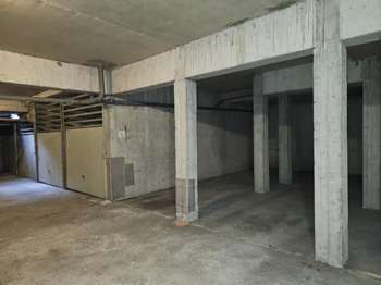 Location garage box et parking 1 pièce