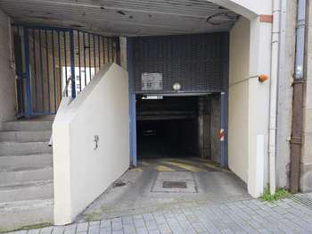 Location garage box et parking 1 pièce