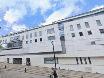 Location Garage box et parking 15 m&sup2;Nantes Centre Ville