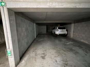 Location garage box et parking 1 pièce
