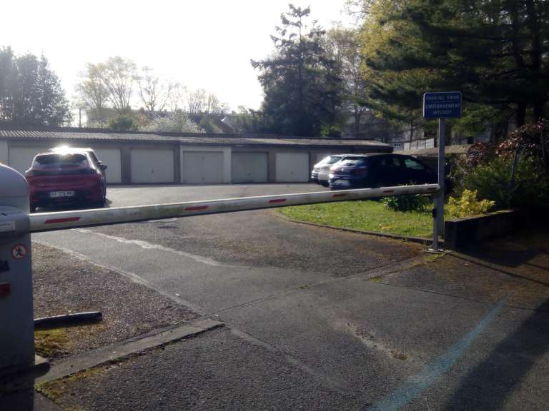 Location garage box et parking